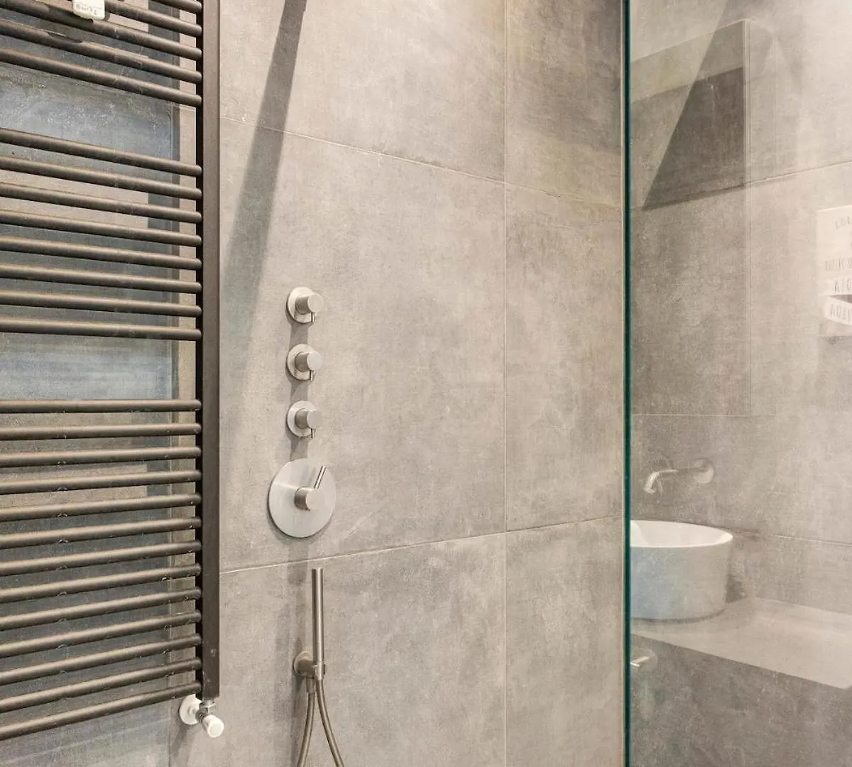 Loft Design Milano Center, Shopping Area, Ac, Wifi, Subway M1 And M2, Airport Connected Apartment  Milan